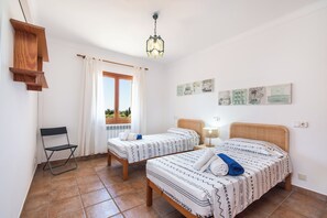3 bedrooms, in-room safe, iron/ironing board, free WiFi