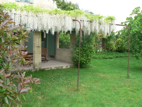 Lacale gîte di fronte al fiume (Dordogne).