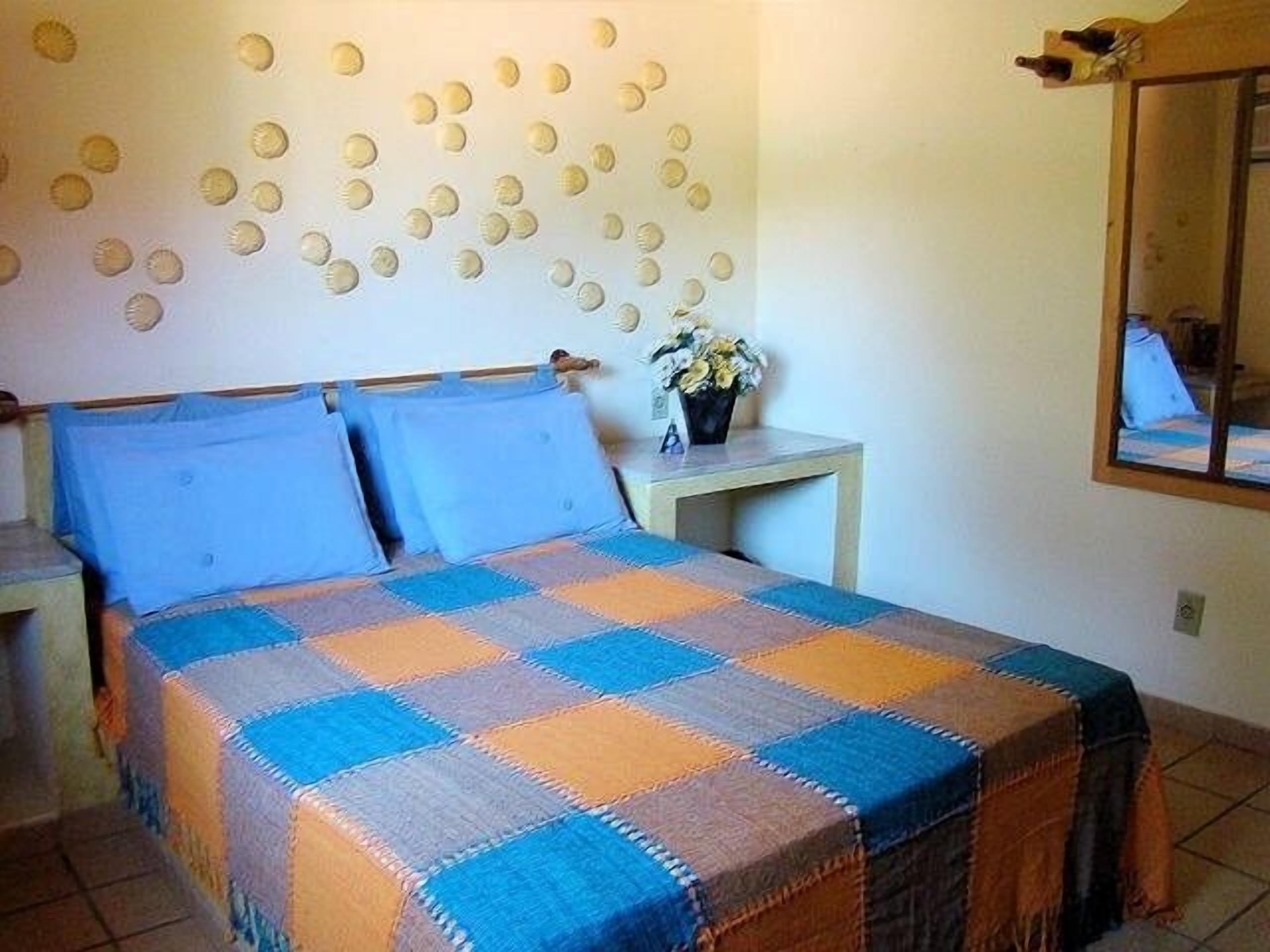 3 bedroom home in front of Meaípe pond - en suite