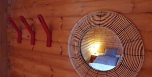 3 室のベッドルーム、アイロン / アイロン台、WiFi (無料)、ベッドシーツ