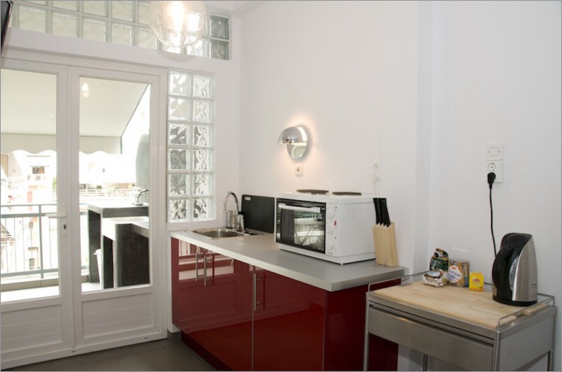 Acropolis area, modern one bedroom apt, large terrace, WiFi, A/C