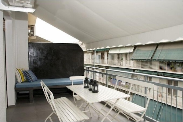 Balcony and external dining area