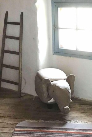 Interior - Something different—town house with south-facing roof terrace (Prades)