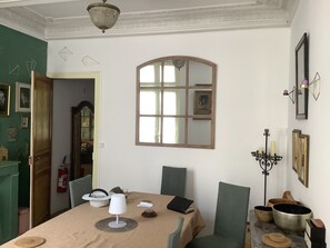 Dining - Something different—town house with south-facing roof terrace (Prades)