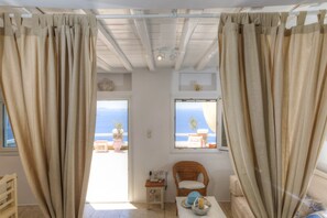 1 bedroom, in-room safe, iron/ironing board, travel cot - Deluxe Suite with Outdoor Hot Tub and Amazing Sea Views @ LMB Mykonos (Mykonos)