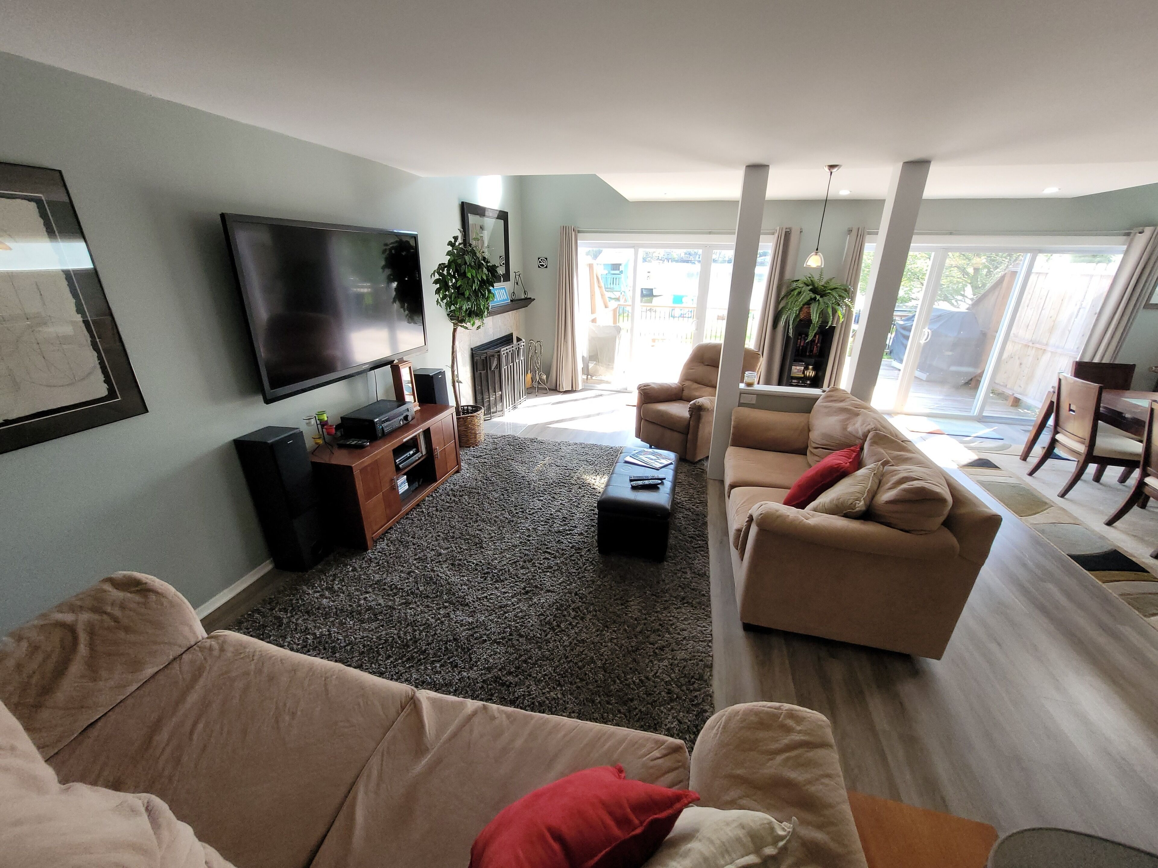 PICK ME! Updated 2023! ELEGANT LAKEFRONT- KAYAKS/PADDLE BOAT-Open! PETS WELCOME!