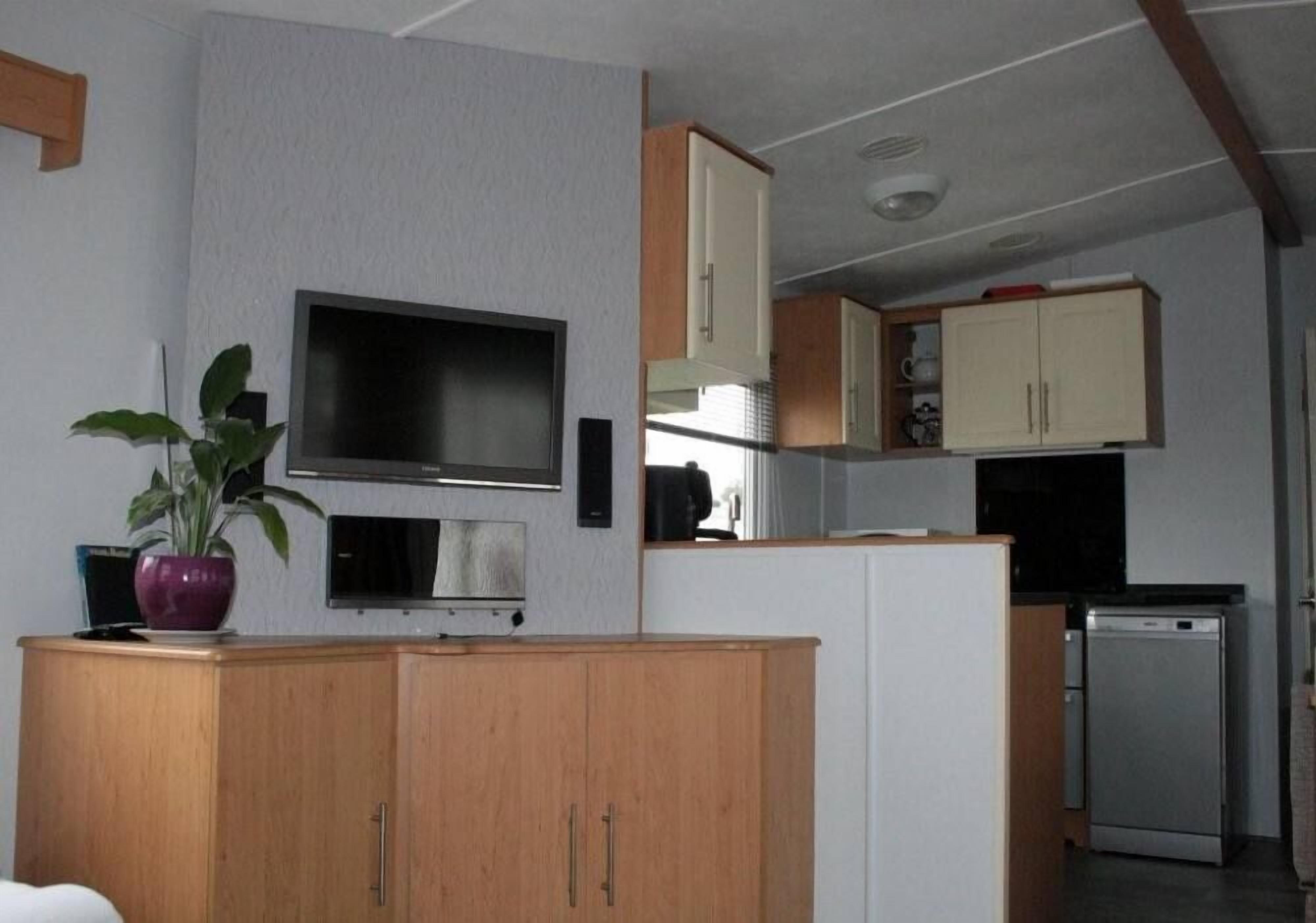 MobilHome 6/8 pers. in an outdoor village 4 * 