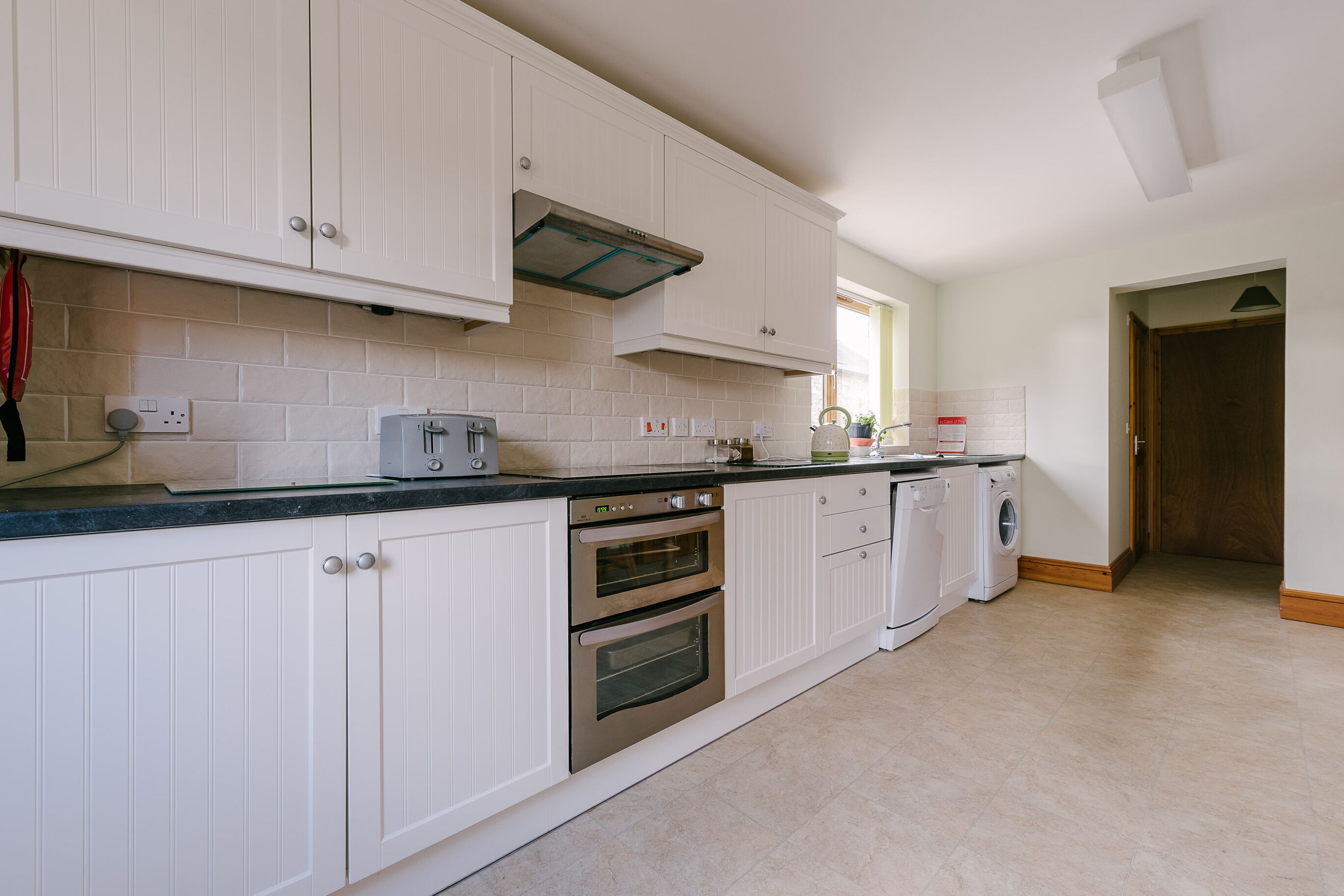 Picturesque Rural Cottage with Private Hot Tub in Dorset