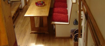 Suitable for families and groups of 6 to 12 people