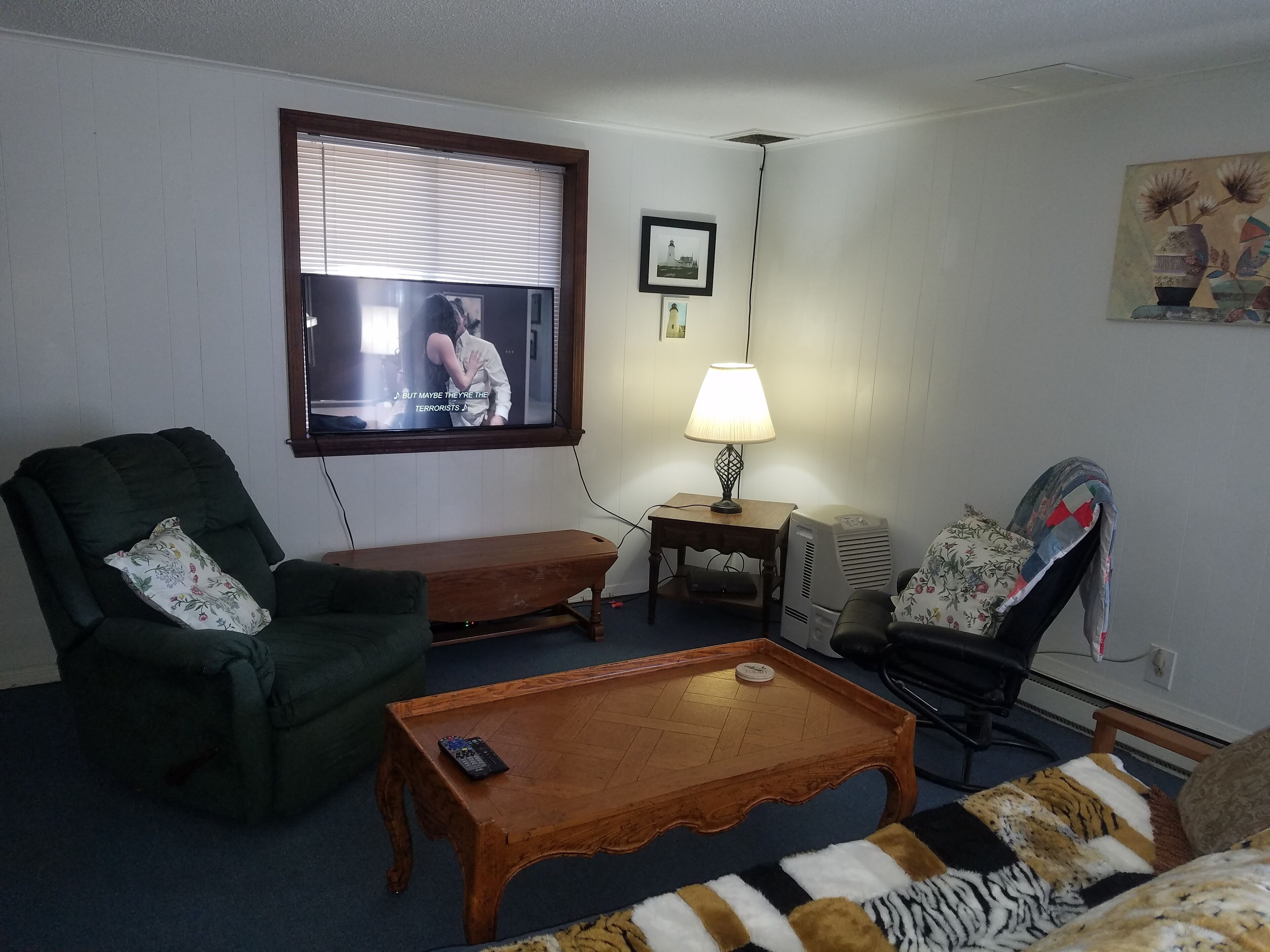 Lakeshore Cottage is a Charming Beaver Shores Cottage near Prairie Creek Marina