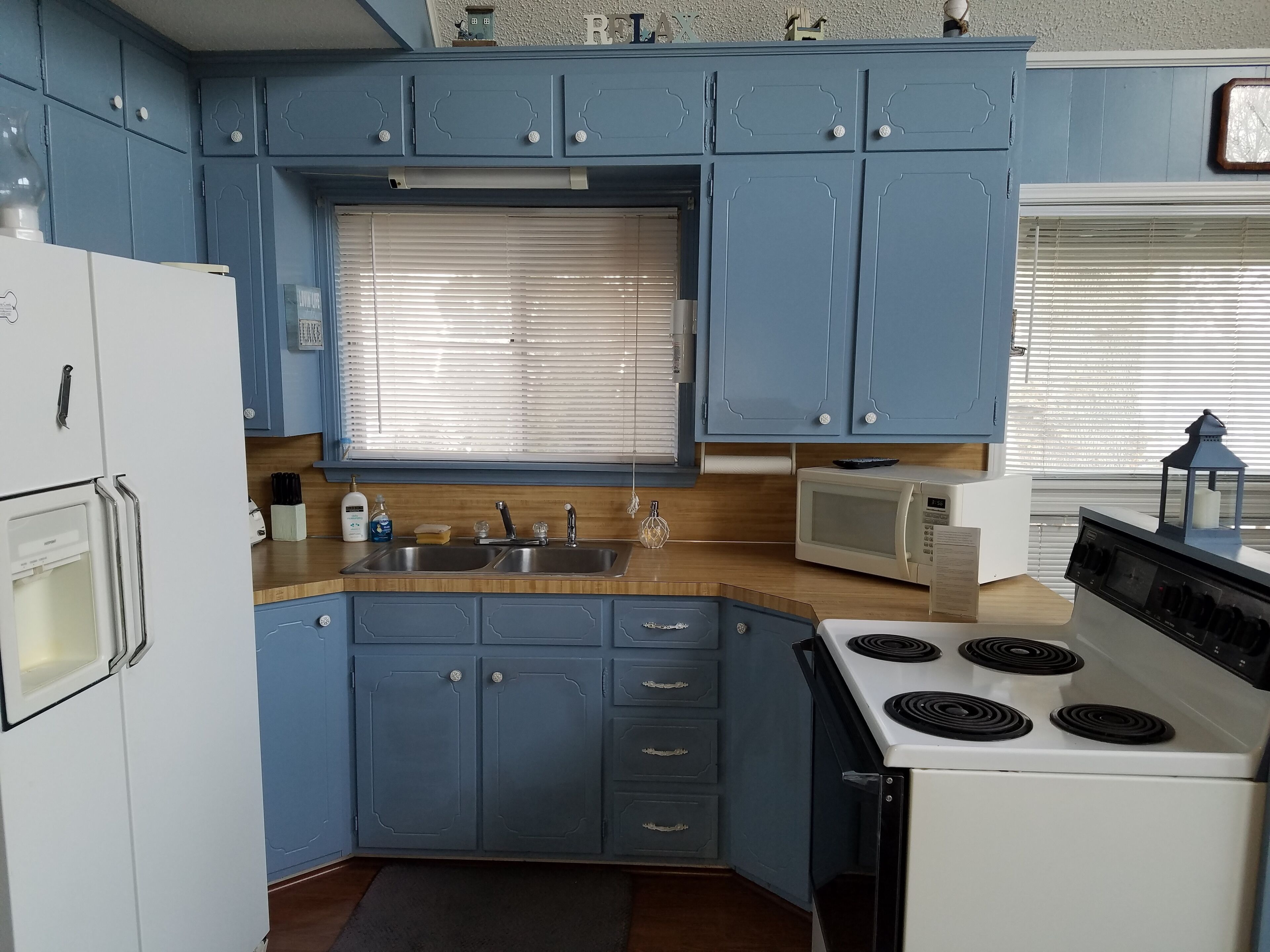 Lakeshore Cottage is a Charming Beaver Shores Cottage near Prairie Creek Marina