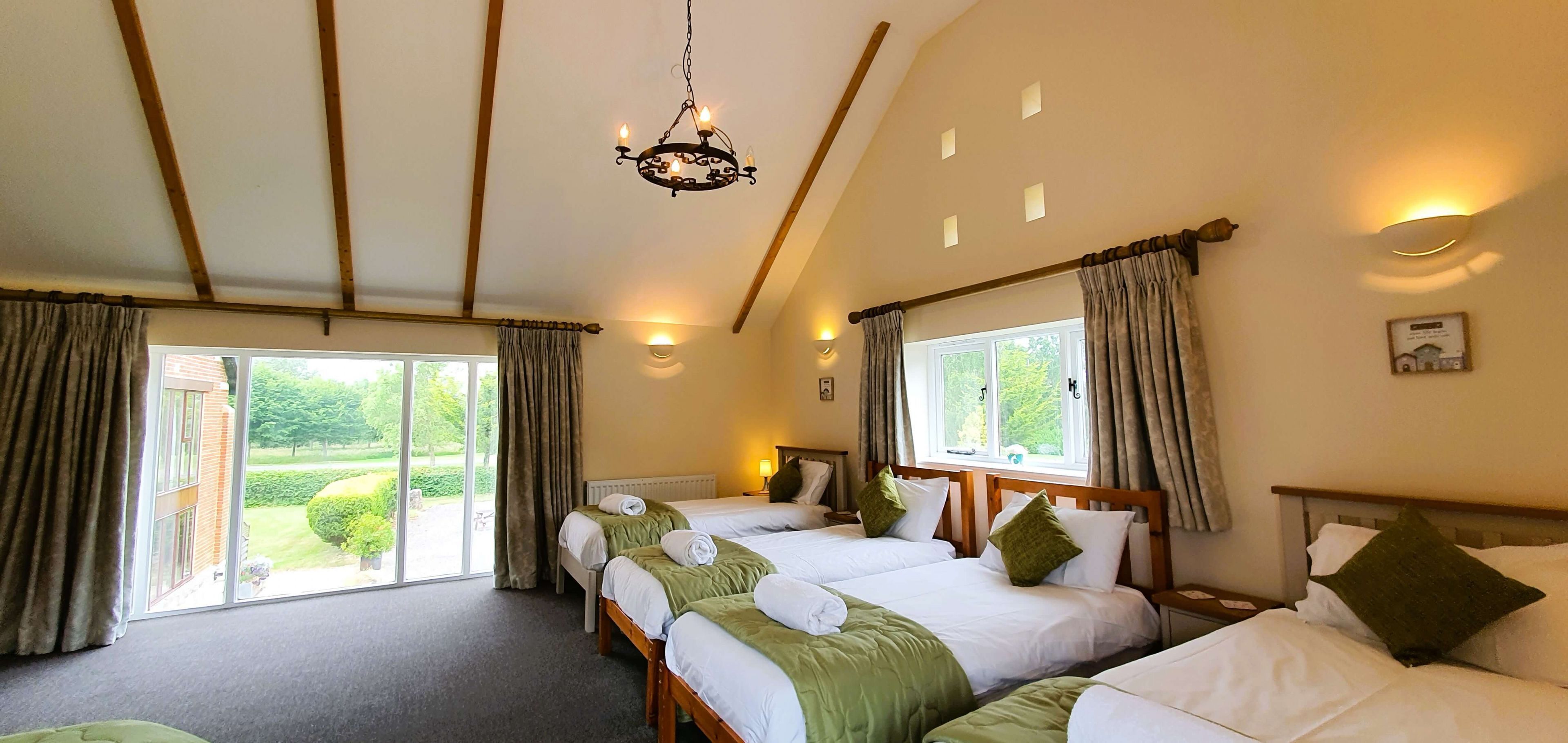 5 Schlafzimmer, Bügeleisen/Bügelbrett, kostenloses WLAN, Bettwäsche