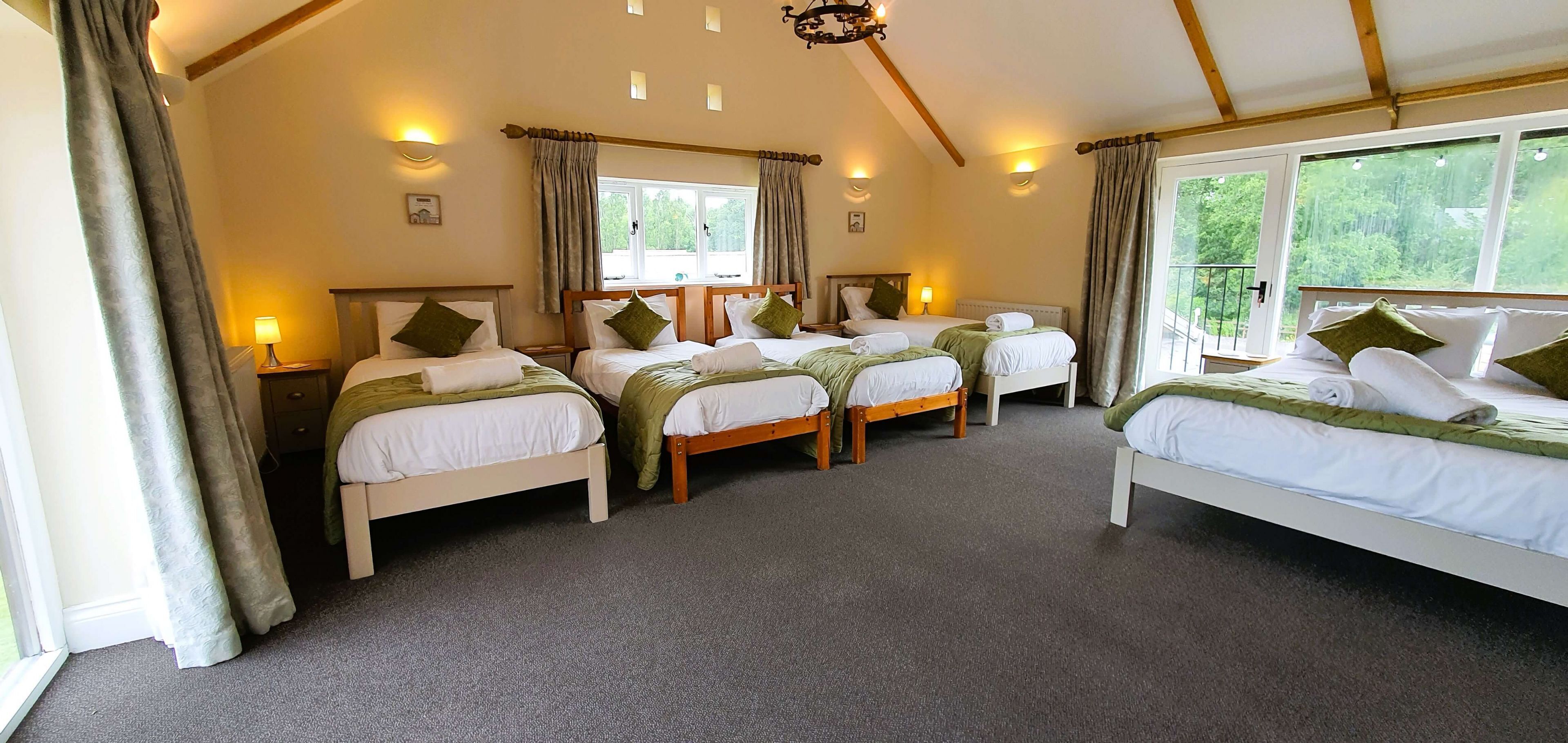 5 Schlafzimmer, Bügeleisen/Bügelbrett, kostenloses WLAN, Bettwäsche