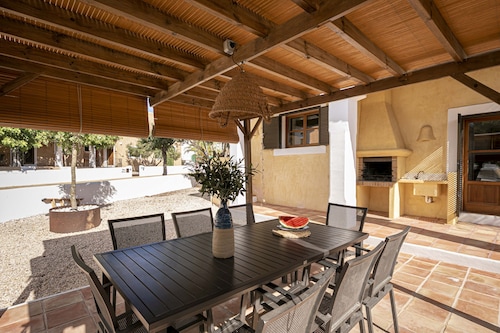 Well-equipped house with an unbeatable central location