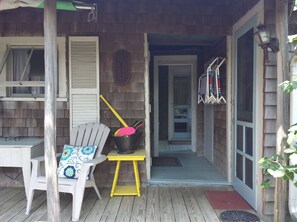 Exterior detail - Vineyard Cottage Charm, Walk to Beach, On Bike Path, Near Town (Oak Bluffs)
