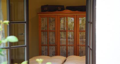 Lovingly furnished vacation apartment with sunny, quiet balcony facing the lavender