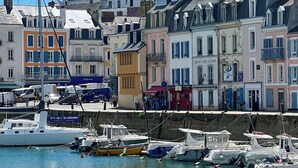 A harbor with colorful buildings and boats. - House / Villa - Le Palais (Bangor)