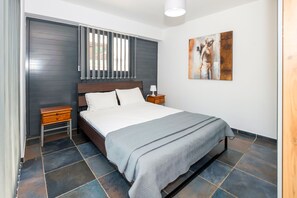 4 chambres, coffre-fort, fer et planche à repasser, lit de bébé portatif