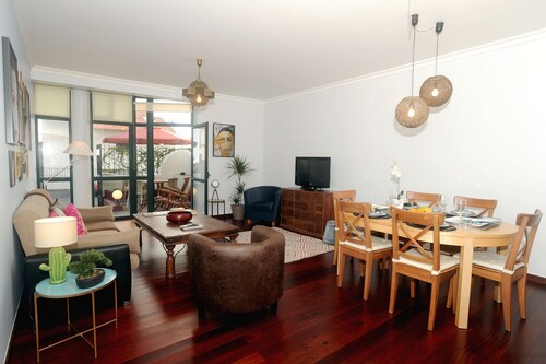 Appartement spacieux au rez de chaussée, près de la Vieille Ville de Funchal