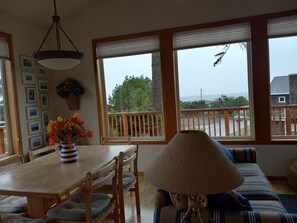 Smart TV, fireplace, DVD player, books