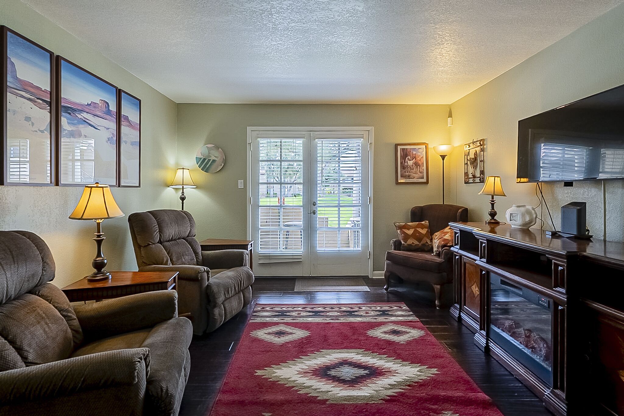 Condo-2Bdrm/2Bath-Fully Equipped, Quiet Gated Community