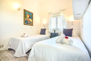 2 chambres, fer et planche à repasser, Wi-Fi gratuit, draps fournis