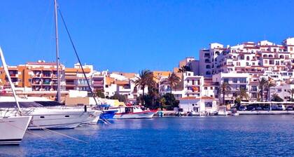 PEREFECT! ONLY 300mts from BEACHES AND MORAIRA TOWN CENTRE