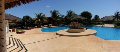 Saly: villa in very quiet and airy residence, in excellent condition, wifi, TV