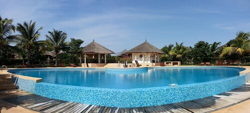 Saly: villa in very quiet and airy residence, in excellent condition, wifi, TV