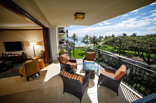 5-star. Rave reviews. Stunning lanai with ocean & mountain views. Special rates!