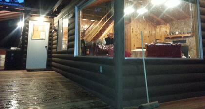 Henry's Lake Cabin lähellä Yellowstone