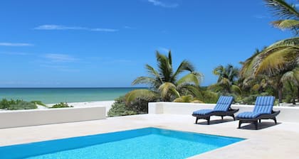 BEROCO Front Beach House Yucatan Wi-Fi, Pool, Smart Tv