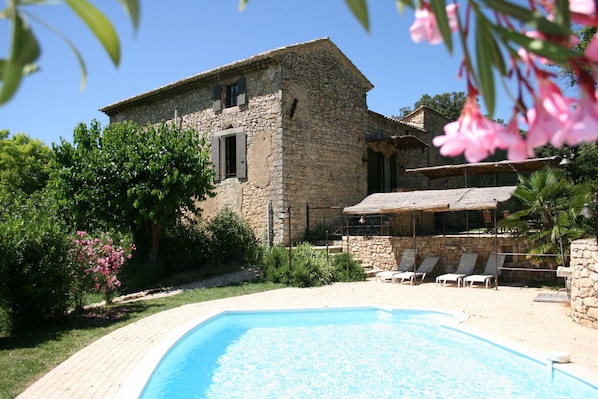 Piscine extérieure