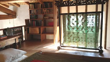1 habitación, escritorio, tabla de planchar con plancha y wifi gratis