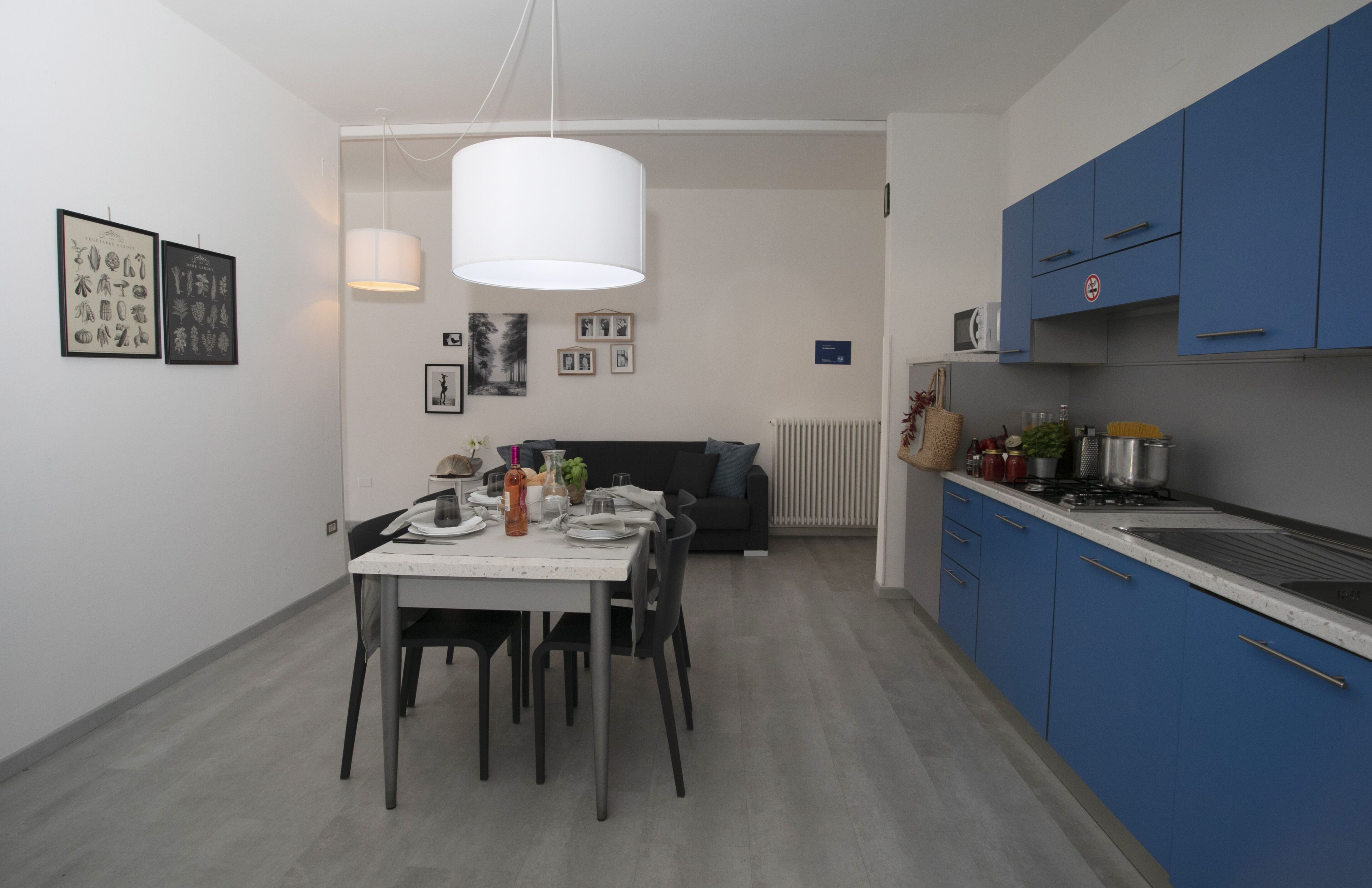 Connected direclly km 1,3 with a cycleway to the centre ,sea and tourist port