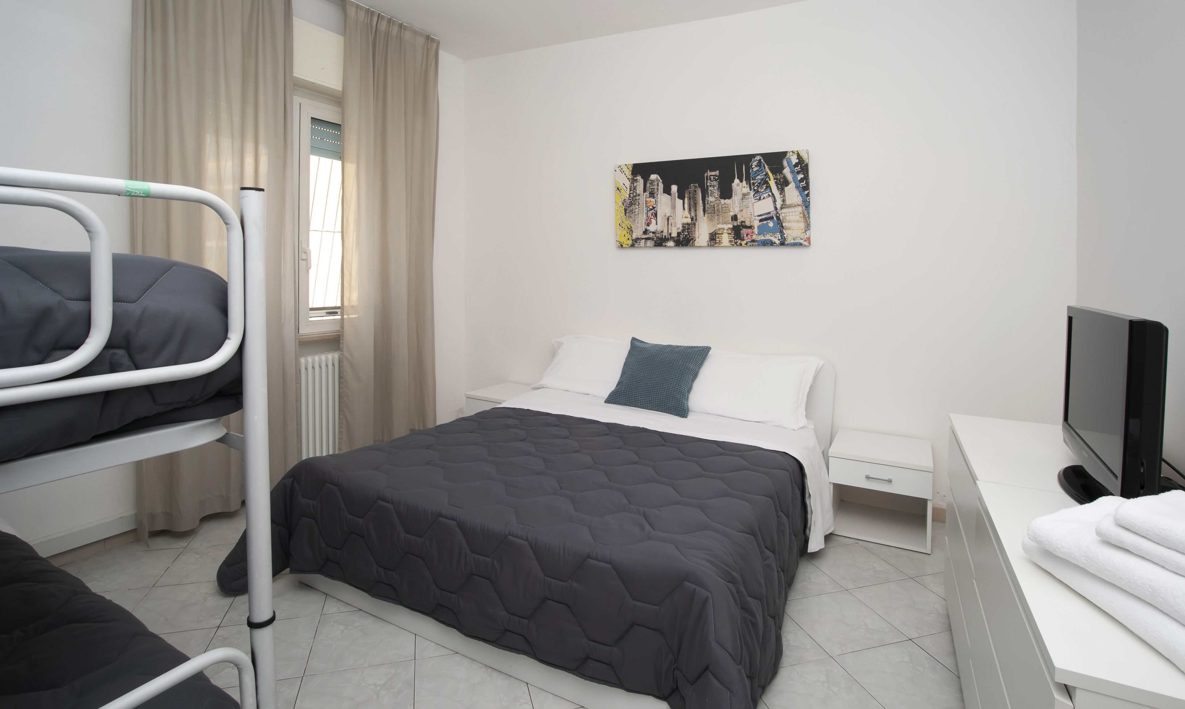 Connected direclly km 1,3 with a cycleway to the centre ,sea and tourist port