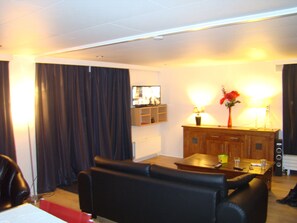 Smart TV, DVD player, books, music library