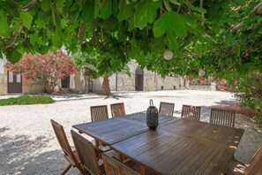 Outdoor dining - Otranto: Mansion in farm close to Otranto (Otranto)