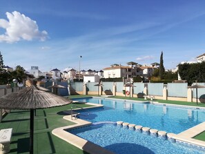 Pool - Holiday home with large roof terrace and swimming pool for rent in Torrevieja (Torrevieja)