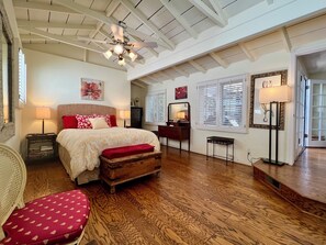 2 bedrooms, desk, iron/ironing board, travel cot