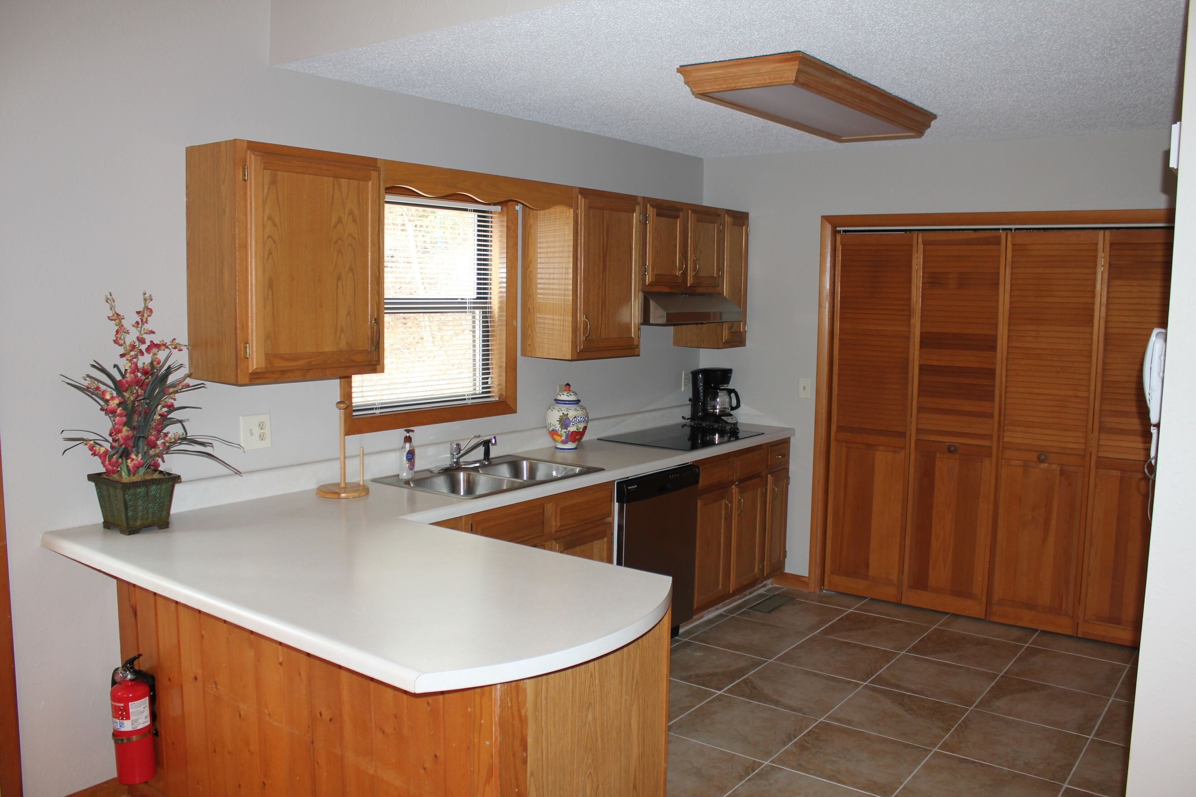 Contemporary Mountain Cabin In Maggie Valley Country Club w/Spectrum TV & WiFi