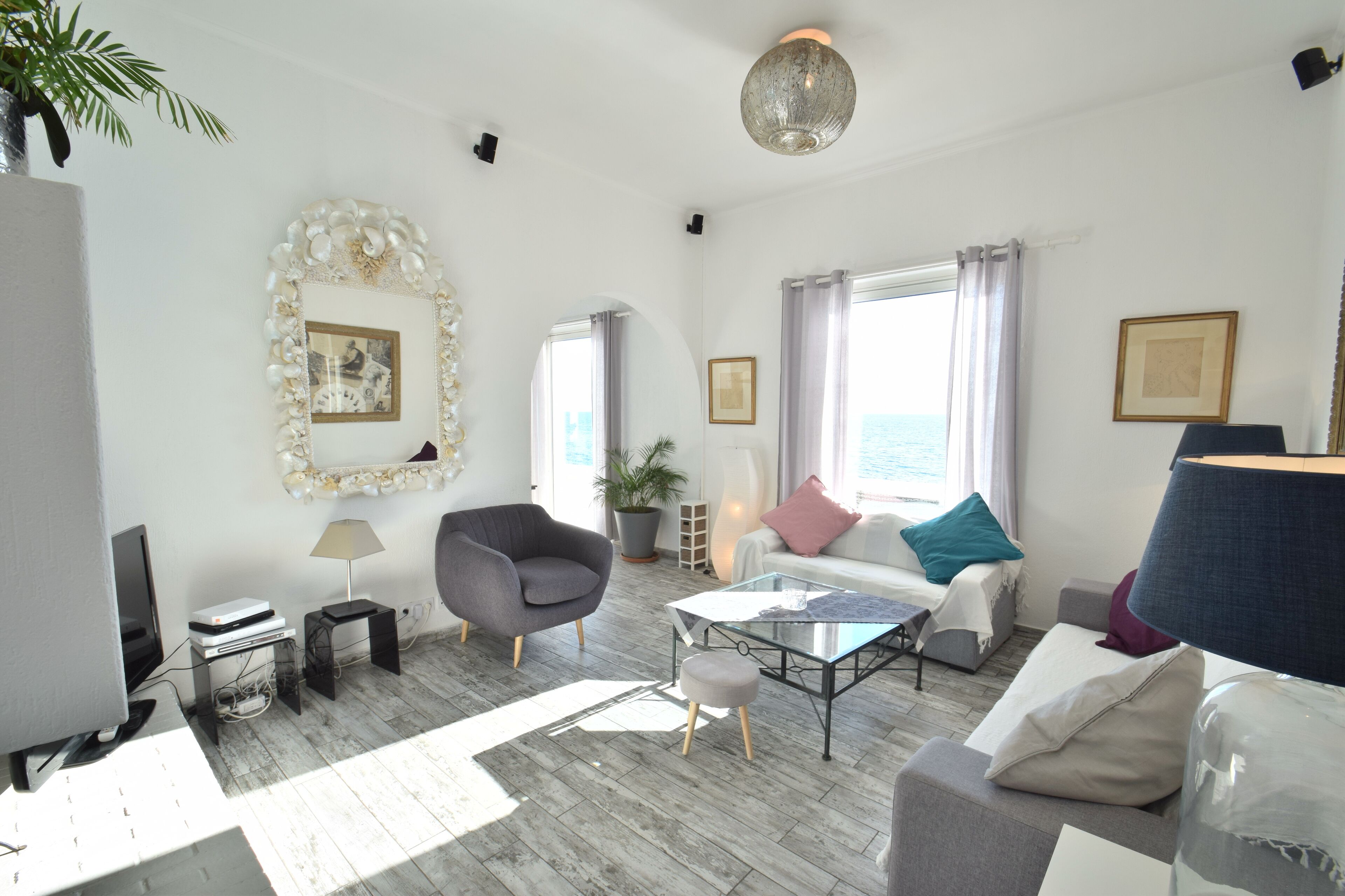 Direct Front Beach in Eze