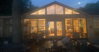 Incroyable Lake House sur les rives du magnifique lac Conroe