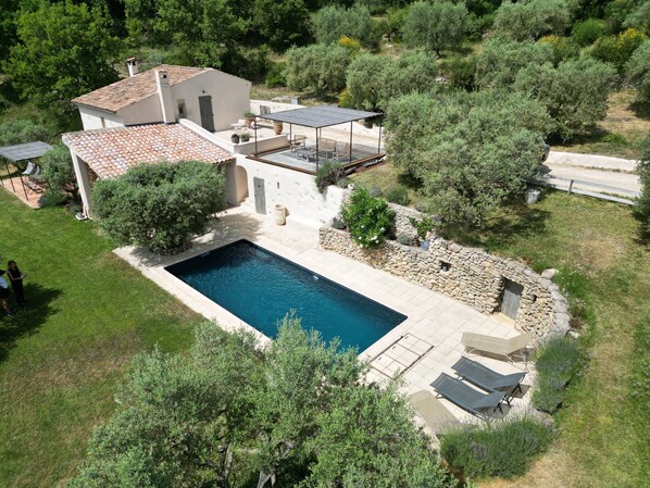 Outdoor pool - Beautiful house surrounded by nature with swimming pool (Lurs)