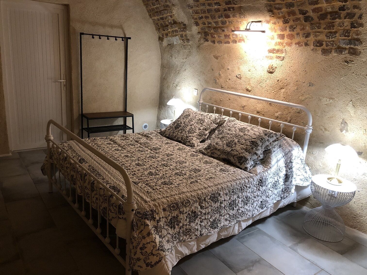 Semi-troglodyte gite Old Chai Troo in Loir valley