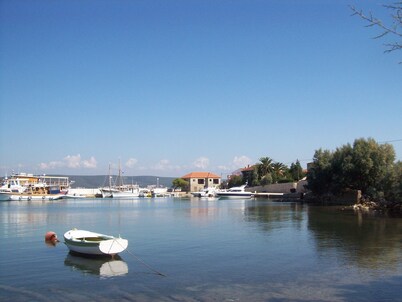 Nevidjane: House / Villa on the island Pasman near "Kornati", giving away organic vegetables