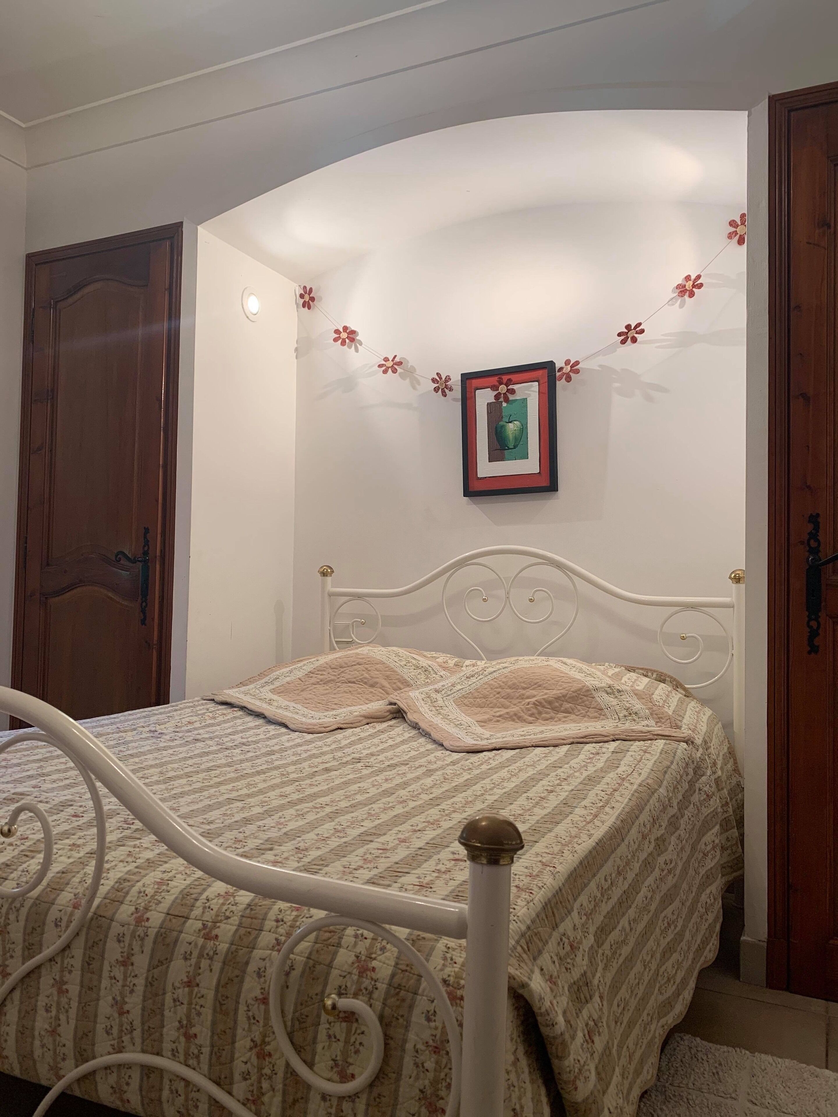 Large Provencal villa pool and fully fenced garden