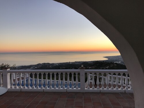 Luxury Villa on the top Andalucia Mountain with large Pool and Wonderful Views