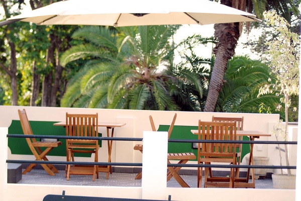 Terrace avant faisant face au Jardin MAGNOLIA