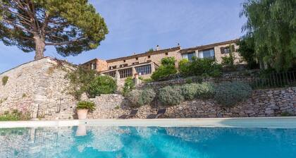 Merveilleux mas provençal  à Sanary sur mer avec piscine plein sud  .